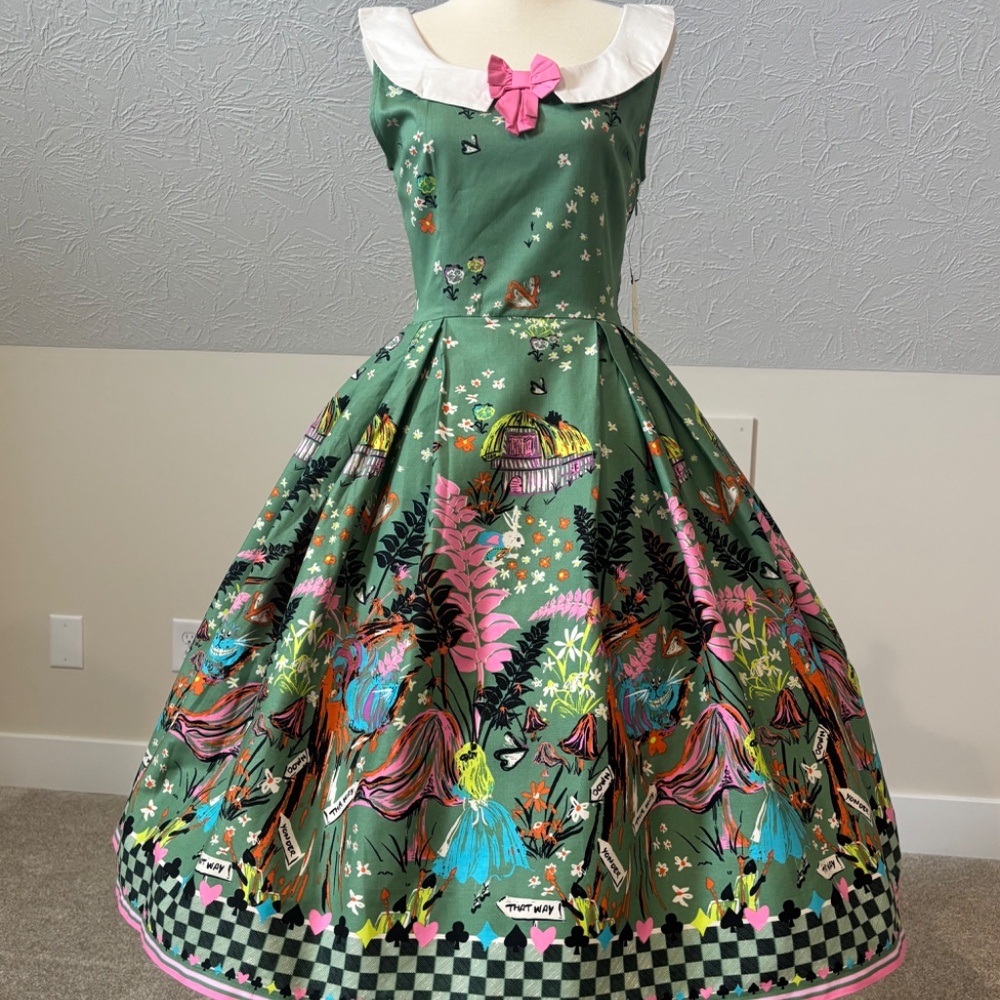 New With Tags! Lindy Bop Leah in Green Looking Glass Print Dress  XS